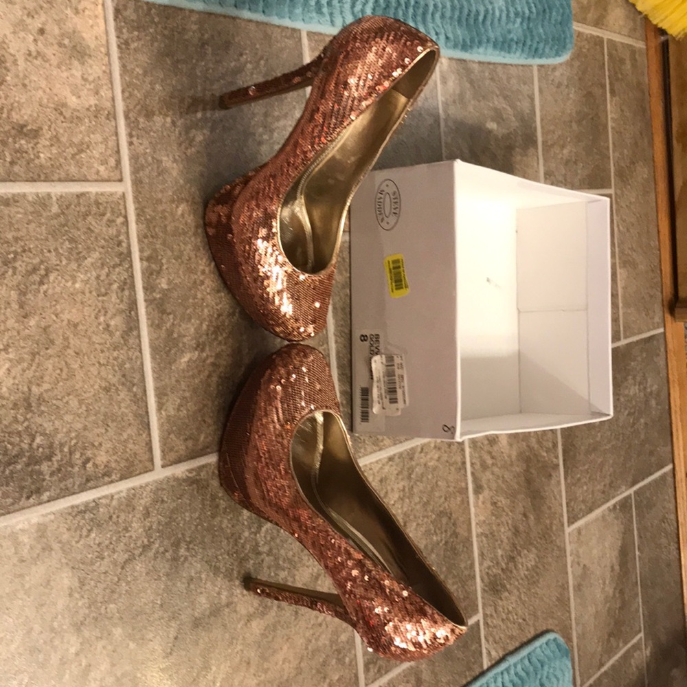 New in box Steve Madden Bevv Gold sequin heels.